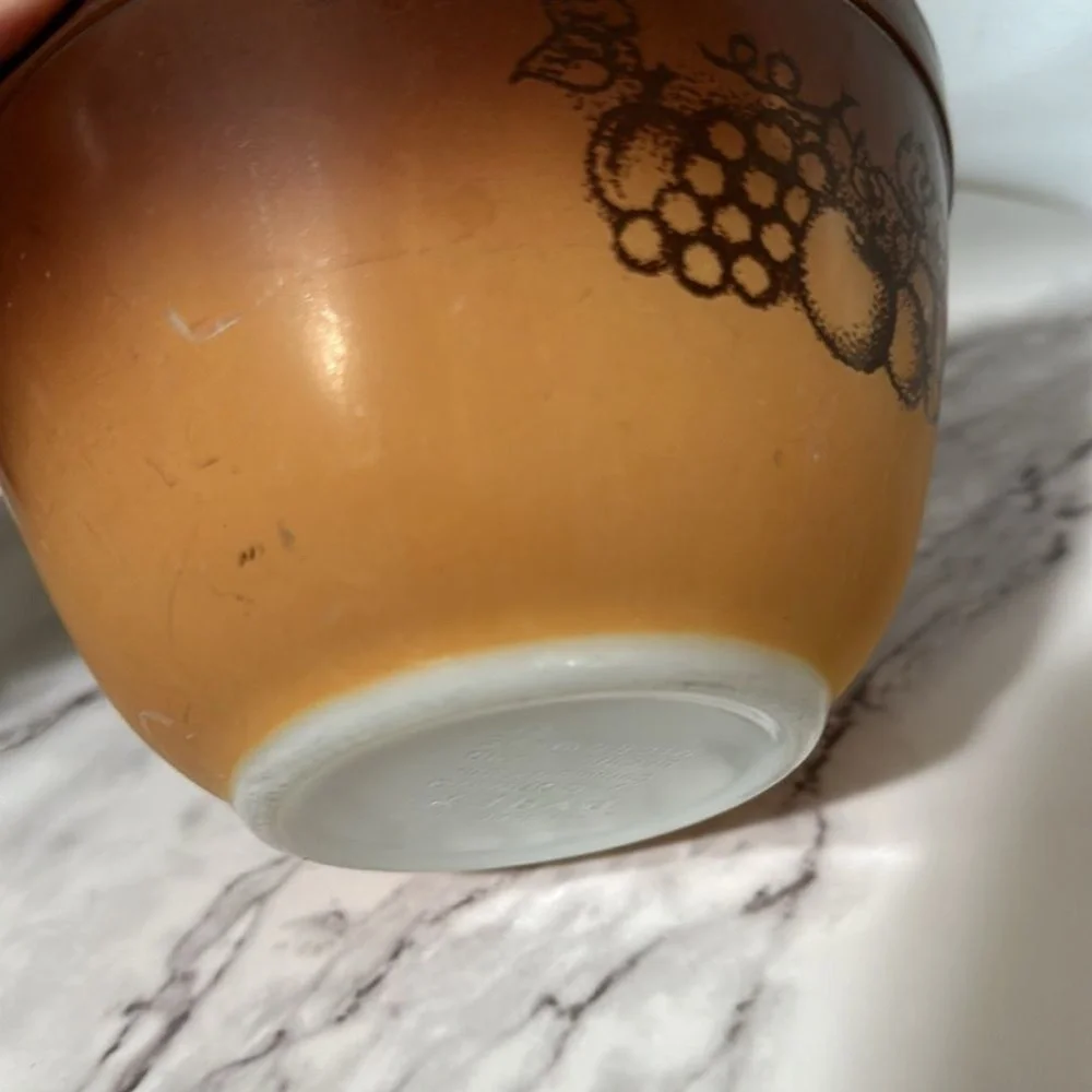 Vintage Pyrex Bowl Old Orchard 1.5 quart Brown with Fruit Design‎ 6